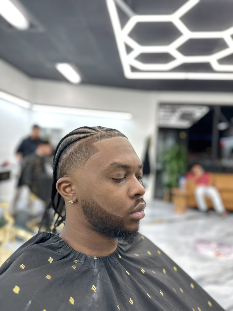 Precise line up service at Luxury Cuts 1