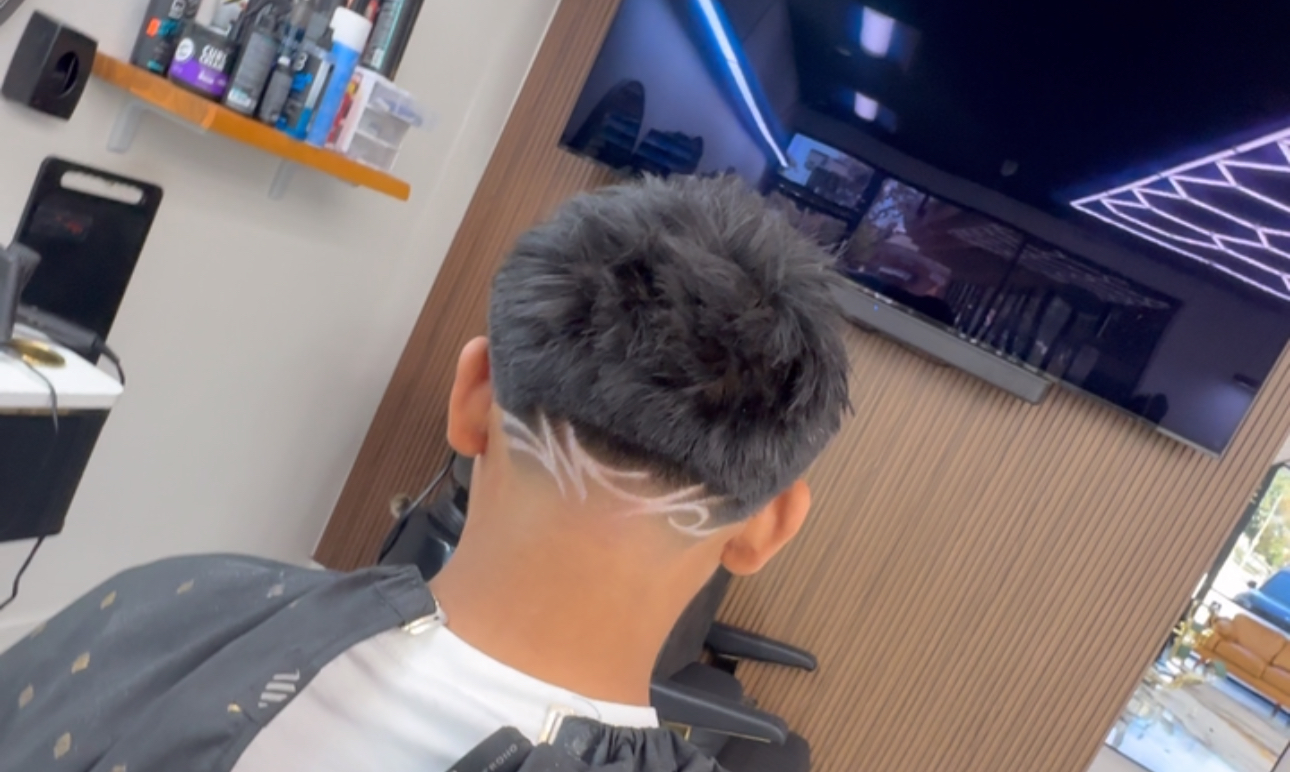 Professional beard trim at Luxury Cuts 1